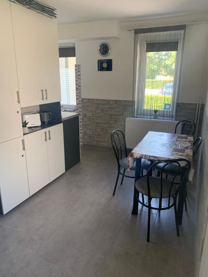 Bük Komo Apartment מראה חיצוני תמונה