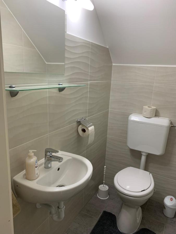 Bük Komo Apartment מראה חיצוני תמונה