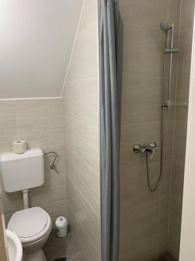 Bük Komo Apartment מראה חיצוני תמונה