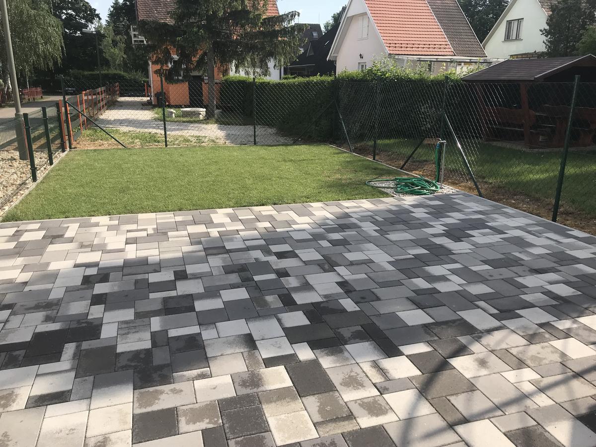 Bük Komo Apartment מראה חיצוני תמונה